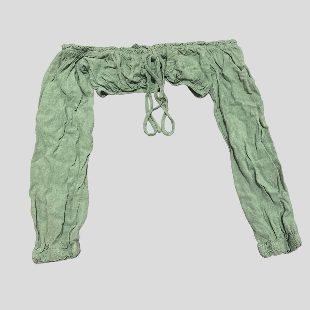 adika long sleeve off the shoulder crop top in green - size small